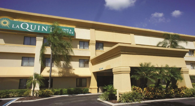 Кровать в общем номере (женский номер) La Quinta by Wyndham Tampa Brandon West