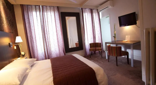 Трёхместный номер Standard Hotel Les Negociants