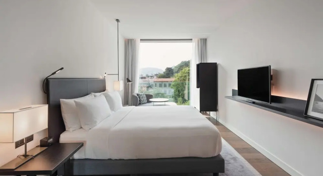 Двухместный номер Deluxe Hilton Lake Como