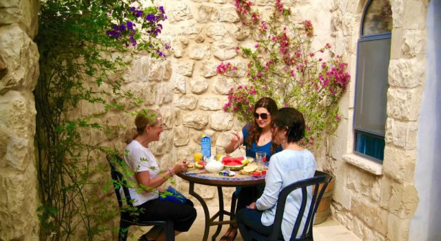 Студия Artist Quarter Guesthouse B&B