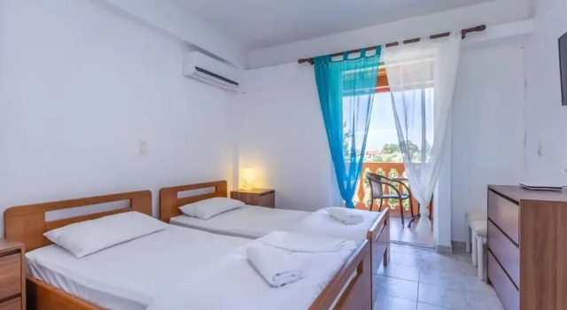 Frida Apartments by Checkin, Book Apartment Hotels in Central Greece with Parking, Parking