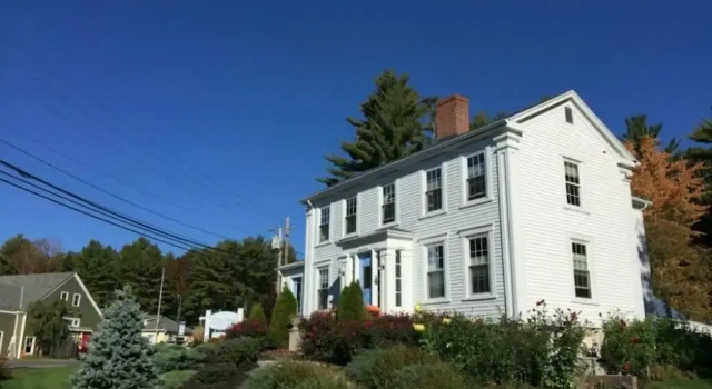 2 River Road Inn and Cottages, Varaa Matkakoti Hotellit New England uima-altaalla, Uima-allas