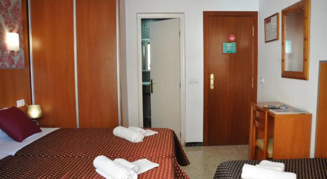 Трёхместный номер Standard с балконом Hostal - Pensión El Amigo