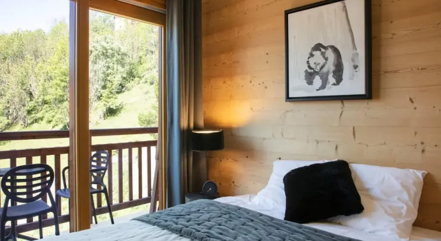 Chalet in Vaujany With Panoramic Mountain Views, Book Chalet Hoteller i Rhône-Alps med parkering, Parkering