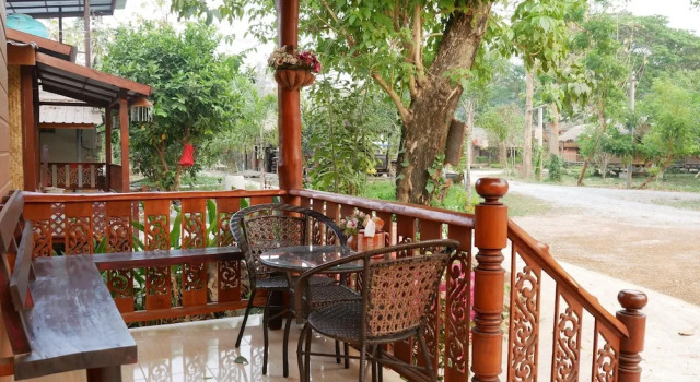 Одноместный номер Deluxe с балконом Sisatchanalai Heritage Resort