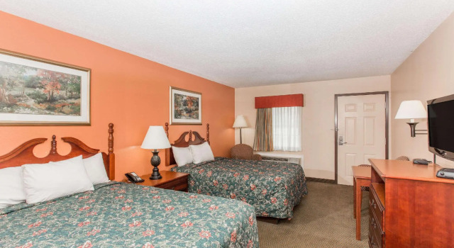 Четырёхместный номер Standard Knights Inn - Grenada MS