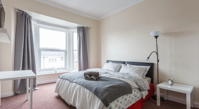 Трёхместный номер Standard Shirley House 1, No-Frills Guest House, Self Catering, Smart Lock Check-in, Kitchen, Washer, Dryer, Great for Contractors