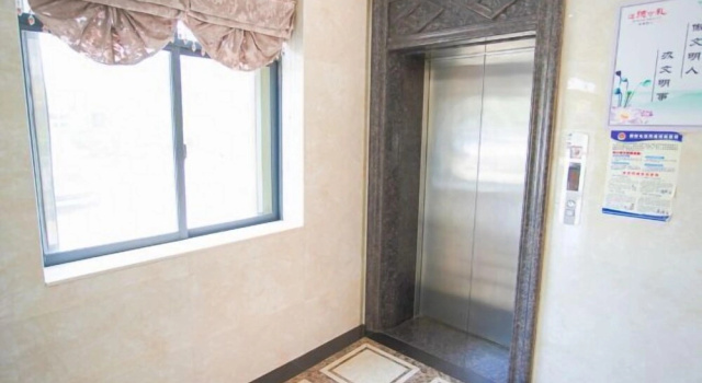 Huang Ting Homeinn Hotel, Book Hotel Hoteller i Hubei med parkering, Parkering