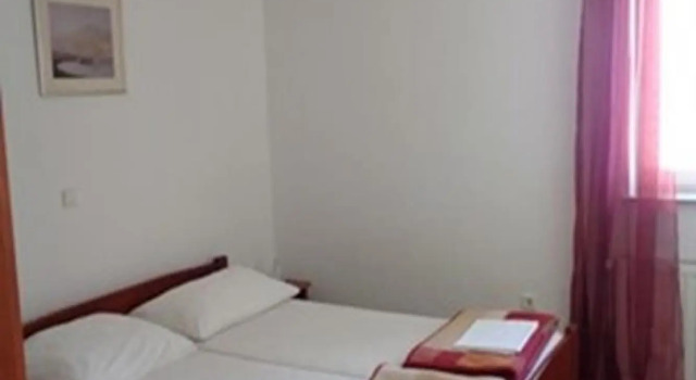 Vlado - 100 m from pebble beach - A5(2+2), Prenota Hotel Njivice 