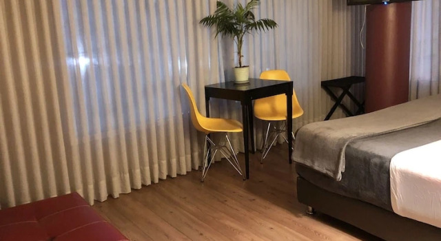 Двухместный номер Standard с балконом Hotel Living 55