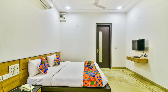 Номер Deluxe FabHotel Rallkmas - DLF Phase 2 & MG Road Metro