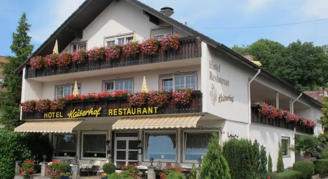 Hotel & Restaurant Kaiserhof, Забронировать Отель Бад-Беллинген Markgräflerland
