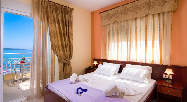 Трёхместный номер Standard с видом на море Hotel Diamond