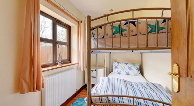 Holiday Home With French Doors to Sunny Terrace and Private Parking, Забронировать Отель Отели Carmarthenshire 3 звезды, 3*