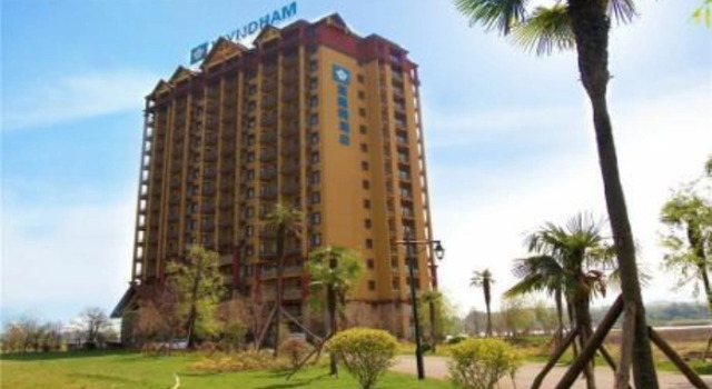 Wyndham Grand Plaza Royale Colorful Yunnan, Rezerwuj Ośrodek wypoczynkowy Xishan District Kunming