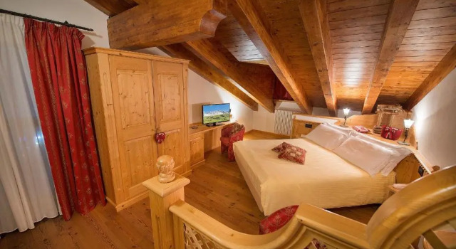Полулюкс Hotel Cristallo