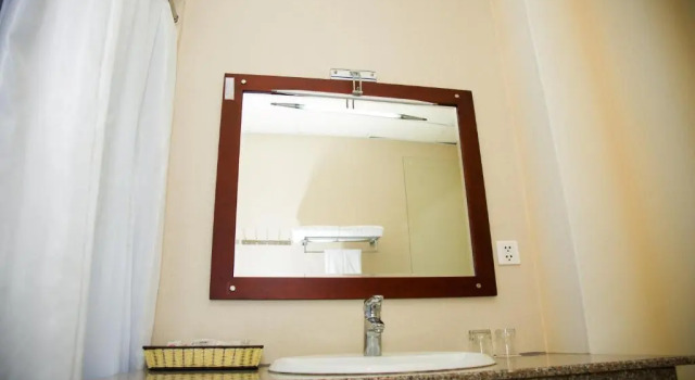 Двухместный номер Standard Hai Ba Trung Hotel & Spa