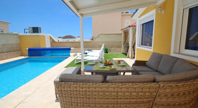 Вилла Amazing 5-bedroom villa in Costa Adeje
