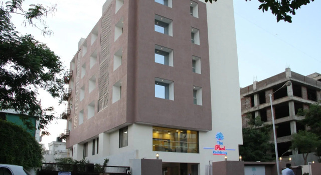 OYO Premium Vastrapur Lake, Boek Hotel Vastrapur 