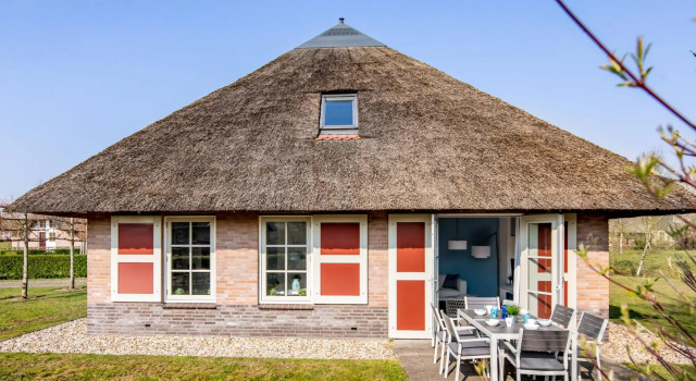 Thatched Villa With Dishwasher Near Appelscha