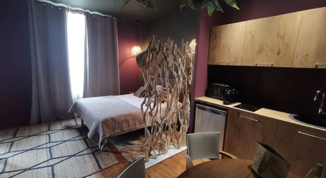 La Maison Saint Louis, Забронировать Отель Шоле Замок Пюи-дю-Фу, рядом с Выставочный парк Meilleraie
