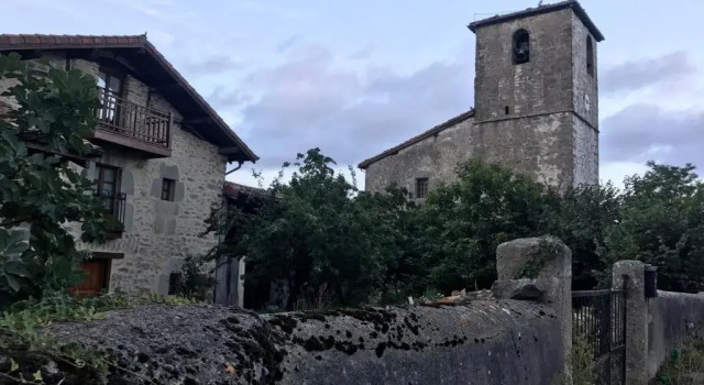 Casa Rural Ulle Gorri, Buchen Sie Hotel Unzá Baskenland