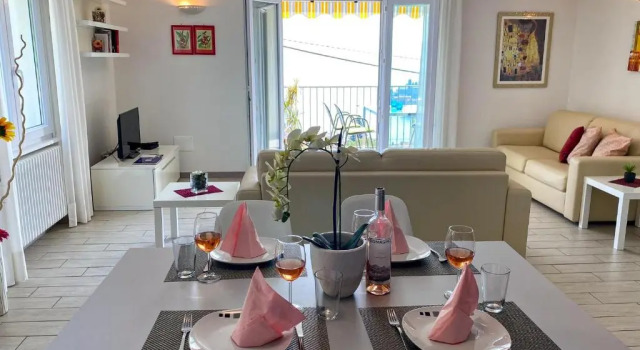 Miralago Stupendo Ferienwohnung I. Stock, Book Hotel Hotels in Como with a Pool, Swimming Pool