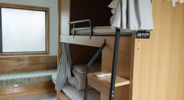 Кровать в общем номере (женский номер) Ming Youji Hostel