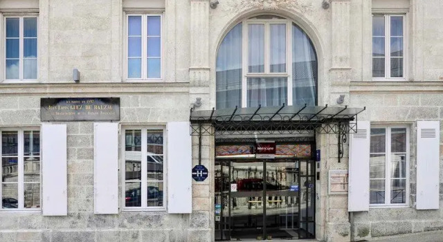 Номер Privilege Mercure Angoulême Hôtel de France