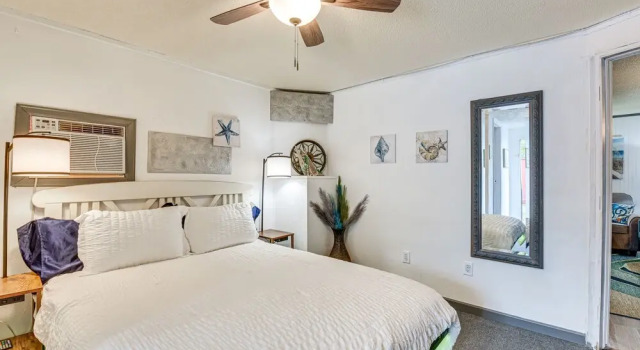 Апартаменты Fort Walton Beach Studio: Shared Pool & Beach Bar!