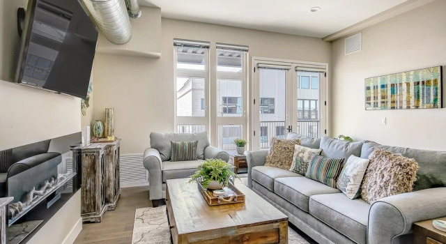 Rino Art Lofts - Modern Rustic Oasis - Sleeps 6, Varaa Hotelli Denver Colorado, lähellä Blue Moon Brewery