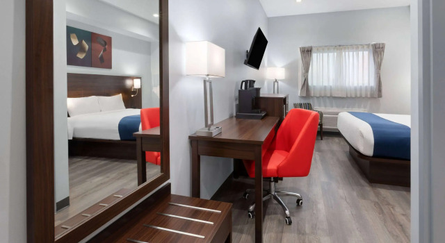 Travelodge by Wyndham Cochrane Ontario