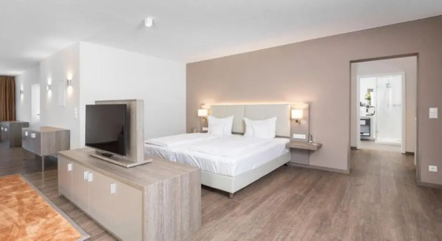 Апартаменты Comfort HerzogsPark Studios & Apartments
