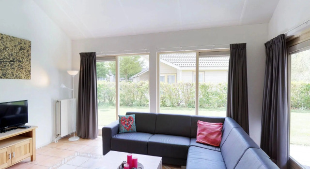 Spacious House in Netherlands for 8 Guests, Book Villa Kortgene 
