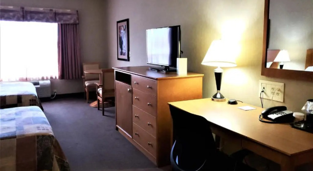 Шестиместный номер Standard Canalta Hotel Stettler