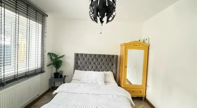 1br-sleeps2-parking-nearlondon-central, Забронировать Дом для отпуска Виллы Большого Лондона, Вилла