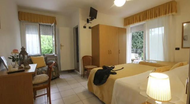 Трёхместный номер Standard Hotel Miramare