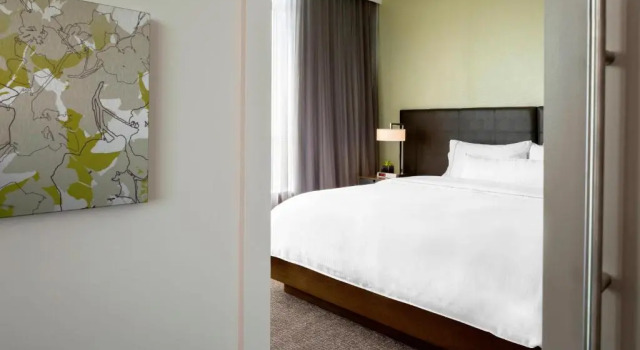 Двухместный люкс c 1 комнатой Element by Marriott Vancouver Metrotown