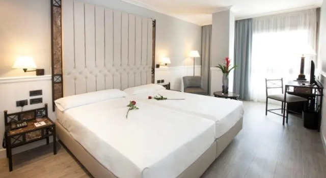 Camera quadrupla familiare Standard Hotel Gran Via