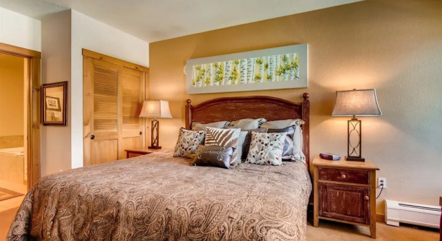 Номер Standard с балконом Premier 2 Bedroom Mountain View Condo Located in Historic Downtown Breckenridge Walking Distance to Peak 9