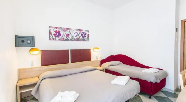 Трёхместный номер Standard Hotel Aldebaran - Sea & Center