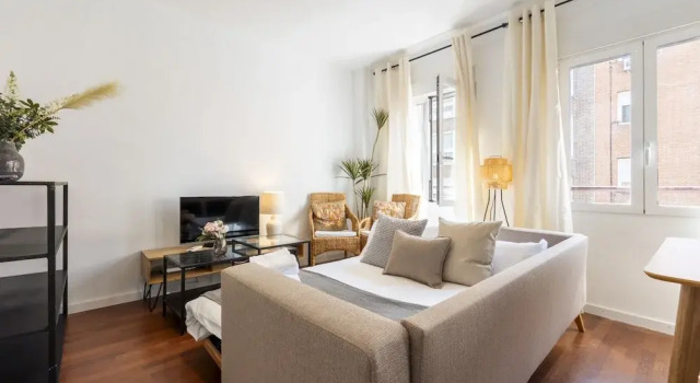 M Mal72 Acogedor Apartamento de 1 Dormitorio M, Varaa Huoneisto Hotellit Madridin maakunta pysäköinnillä, Pysäköinti
