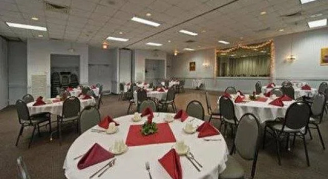 Amsterdam Inn, Varaa Hotelli Amsterdam New York State