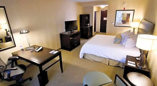 Люкс Grand Hilton Garden Inn Aberdeen