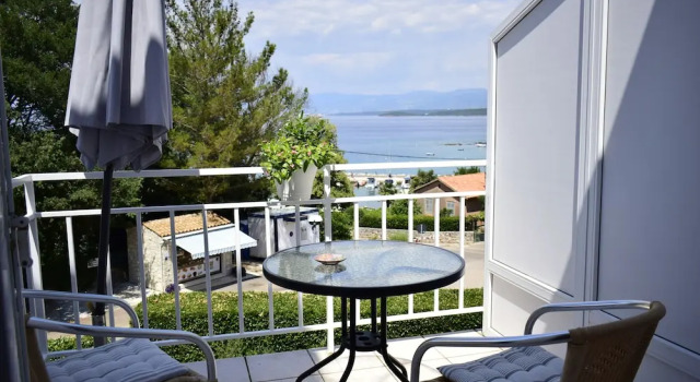 Apartment Rina, Prenota Appartamento Hotel a Isole Quarnerine con parcheggio, Parcheggio
