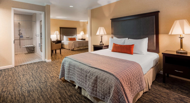 Четырёхместный номер Standard Best Western Plus Humboldt Bay Inn