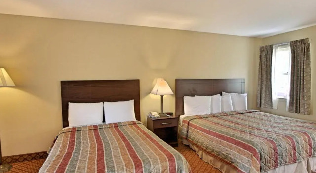 Семейный номер Standard Rodeway Inn & Suites Hershey Chocolate Avenue