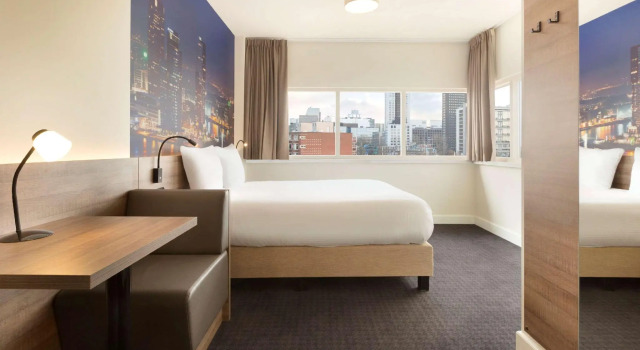 Двухместный номер Budget Rotterdam Teleport Hotel