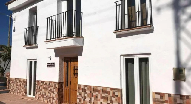 House With 3 Bedrooms in Alcaudete, With Shared Pool, Terrace and Wifi, Book Hotel Alcaudete 
