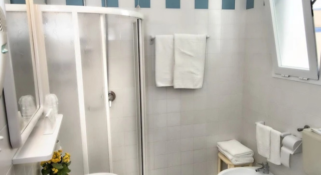 Четырёхместный номер Standard с балконом и с видом на море Hotel Marisa